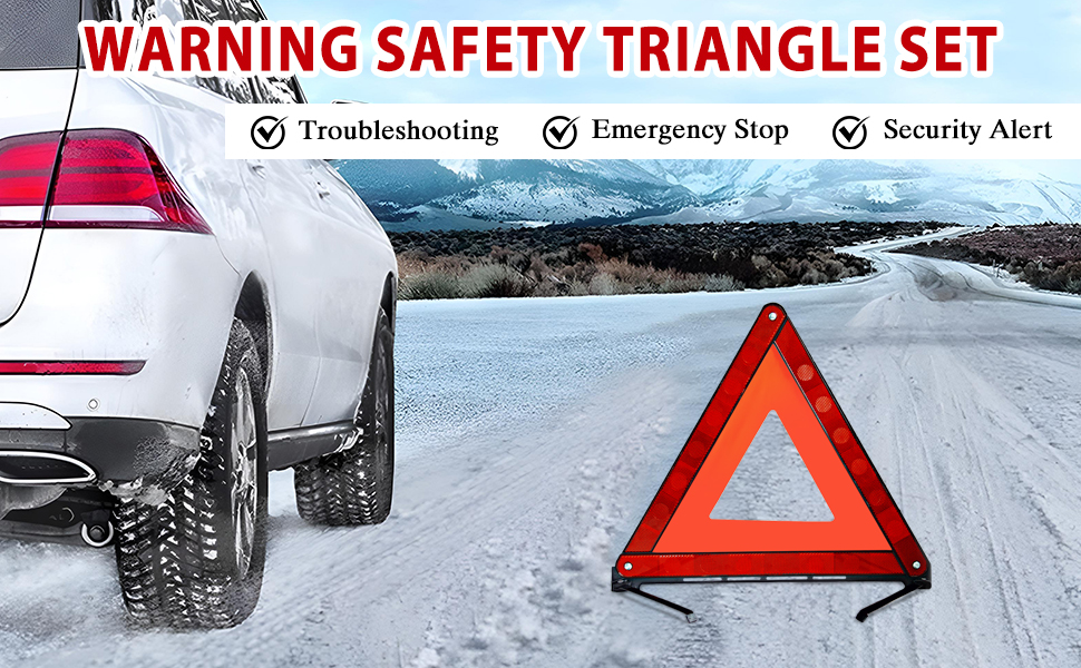 Triángulo de advertencia reflectante rojo en una carretera nevada junto a un coche blanco. La imagen muestra el equipo de seguridad del vehículo para emergencias invernales, destacando las funciones de asistencia en carretera, parada de emergencia y alerta de seguridad.