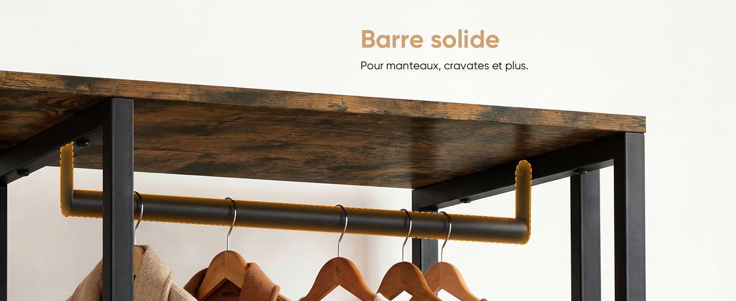 Le texte indique « Barre solide ». Aménagement intérieur de la pièce montrant une fenêtre et des étagères murales.
