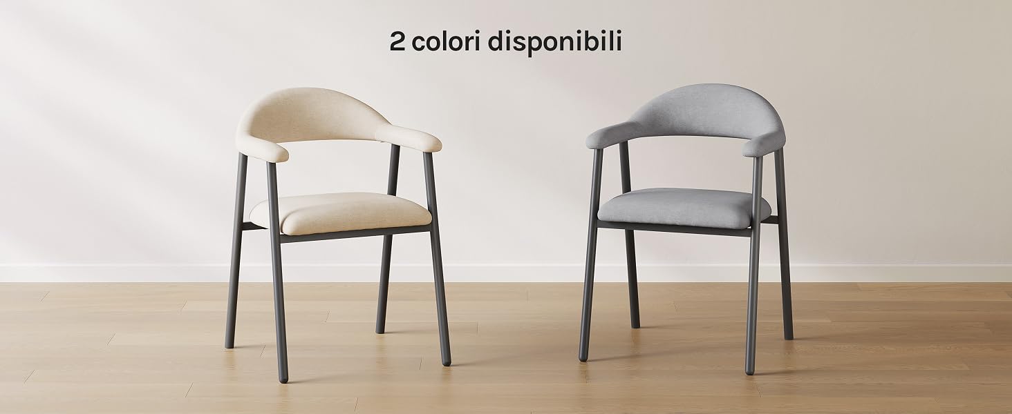 Il testo dice «2 colori disponibili». Due sedie da pranzo moderne con struttura in metallo esposte fianco a fianco nelle varianti di rivestimento in legno naturale e tessuto grigio presentate in un ambiente interno minimalista.