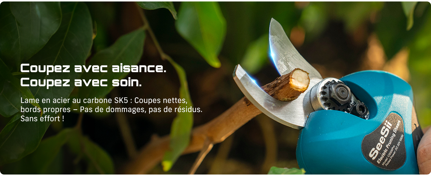 Le texte se lit comme suit : « Coupez avec élégance. Coupez avec soin. ' Gros plan d'un sécateur coupant une tige de plante sur fond de feuillage vert flou.