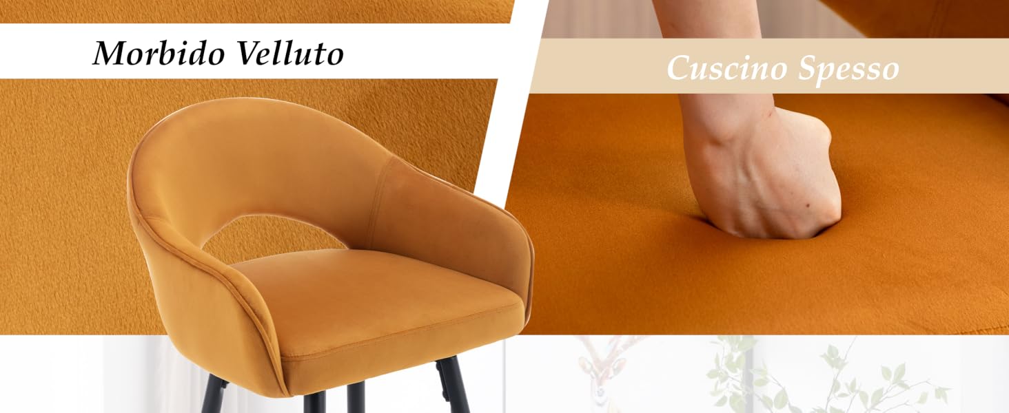 Sedia imbottita arancione con schienale e braccioli curvi. Il tessuto appare morbido e vellutato. Premendo a mano sul cuscino si ottiene una consistenza morbida.