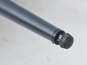 Poteau ou tube cylindrique gris avec bouchon fileté noir à l'extrémité, illustré en gros plan sur fond blanc.