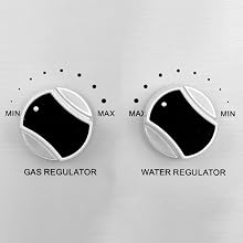 le régulateur de gaz et le régulateur d'eau sont présentés dans une finition en acier inoxydable.
