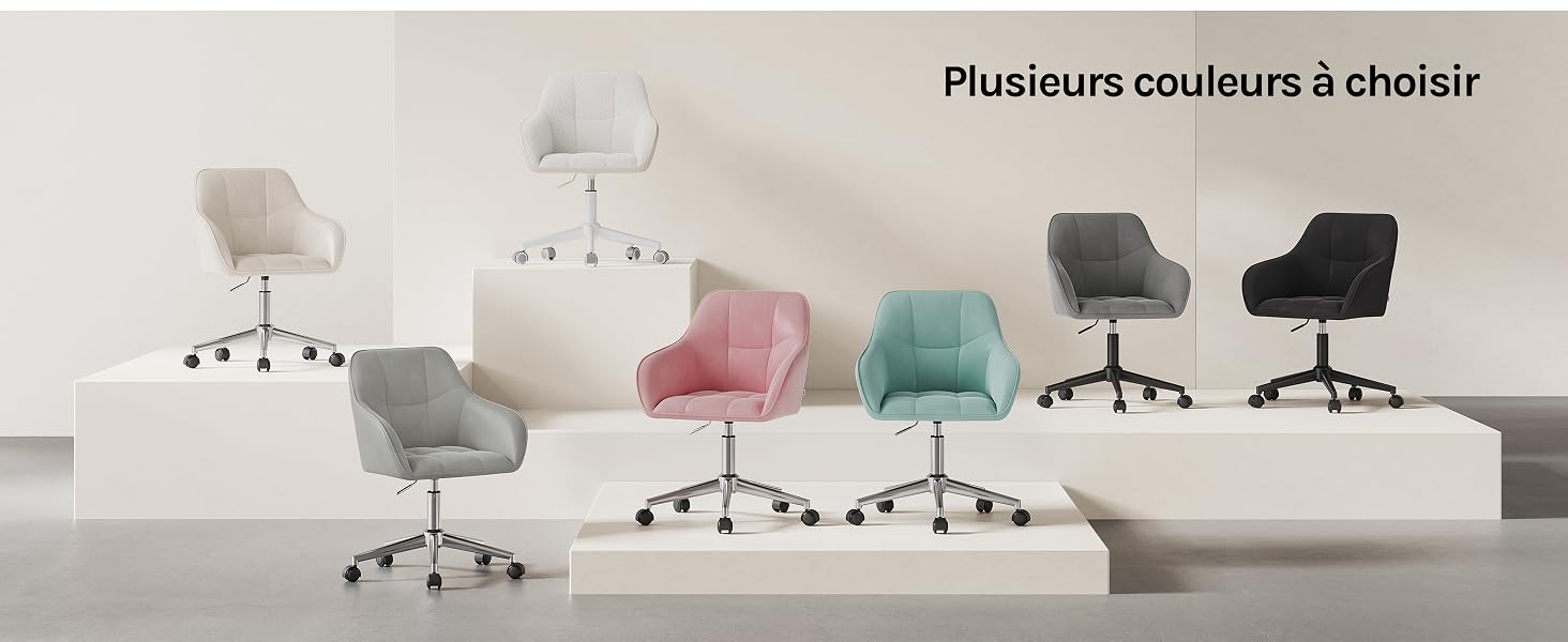 Le texte se lit comme suit : « Plusieurs couleurs à choisir ». Exposition de chaises de bureau de différentes couleurs, dont le rose, le vert menthe et le gris, disposées dans le cadre de la salle d'exposition.