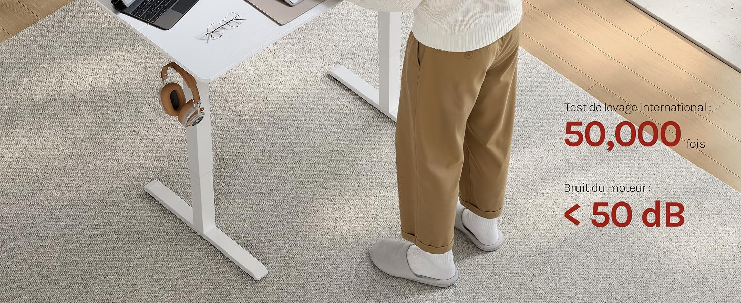 Le texte indique « < 50 dB ». Plusieurs images illustrant l'utilisation de l'aspirateur sur un tapis, en mettant l'accent sur sa fonction de fonctionnement silencieux.