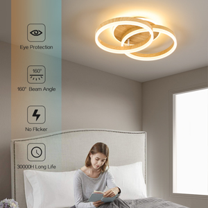 Smart-Home-Steuerungssystem mit an der Wand montierter Schnittstelle zur Anzeige von Lichtsteuerungen in einem modernen Wohnraum.