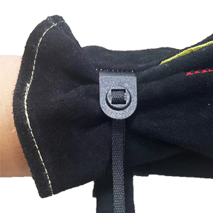 adjustable cuffs