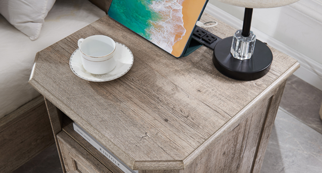 WOOD GRAIN FINISH TABLETOP WITH CHARGING STATION