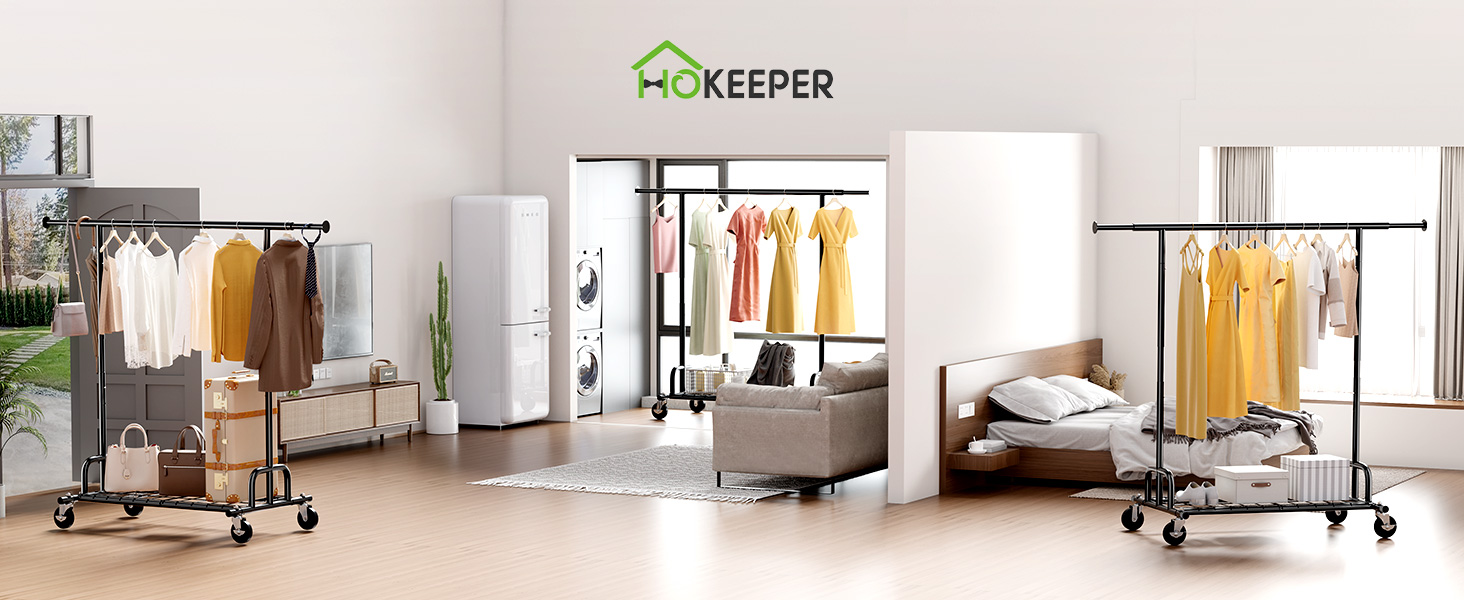 Le texte indique « KEEPER ». Installation de présentoirs à vêtements commerciaux montrant plusieurs porte-vêtements avec des vêtements suspendus dans un espace de vente propre et minimaliste.