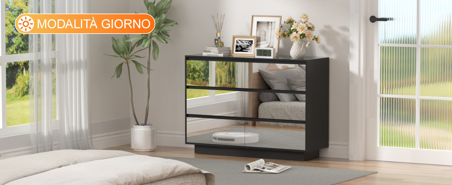 Il testo recita 'MODALITÀ GIORNO'. Vetrina di interior design caratterizzata da spazi abitativi luminosi e soleggiati con mobili moderni e ampie finestre.