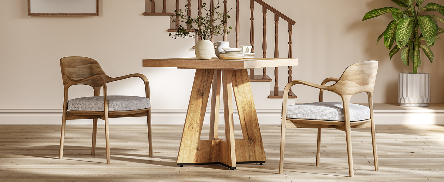 Robust metal frame with wooden details