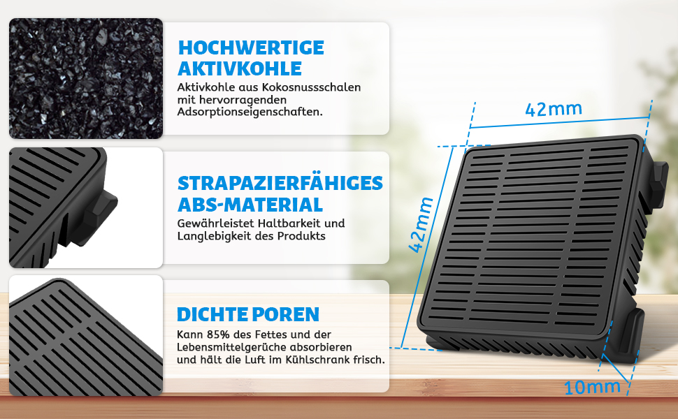 Zusammengesetztes Bild, das die Eigenschaften des Kühlschrankfilters zeigt: Aktivkohlegranulat, langlebige ABS-Kunststoffkonstruktion und poröses Design. Abgebildete Abmessungen: 42 mm x 94 mm x 10 mm