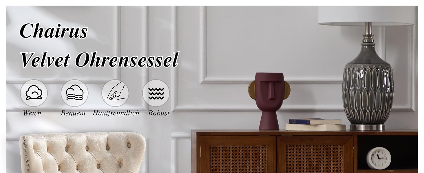 Innenszene mit eleganten Möbeln.