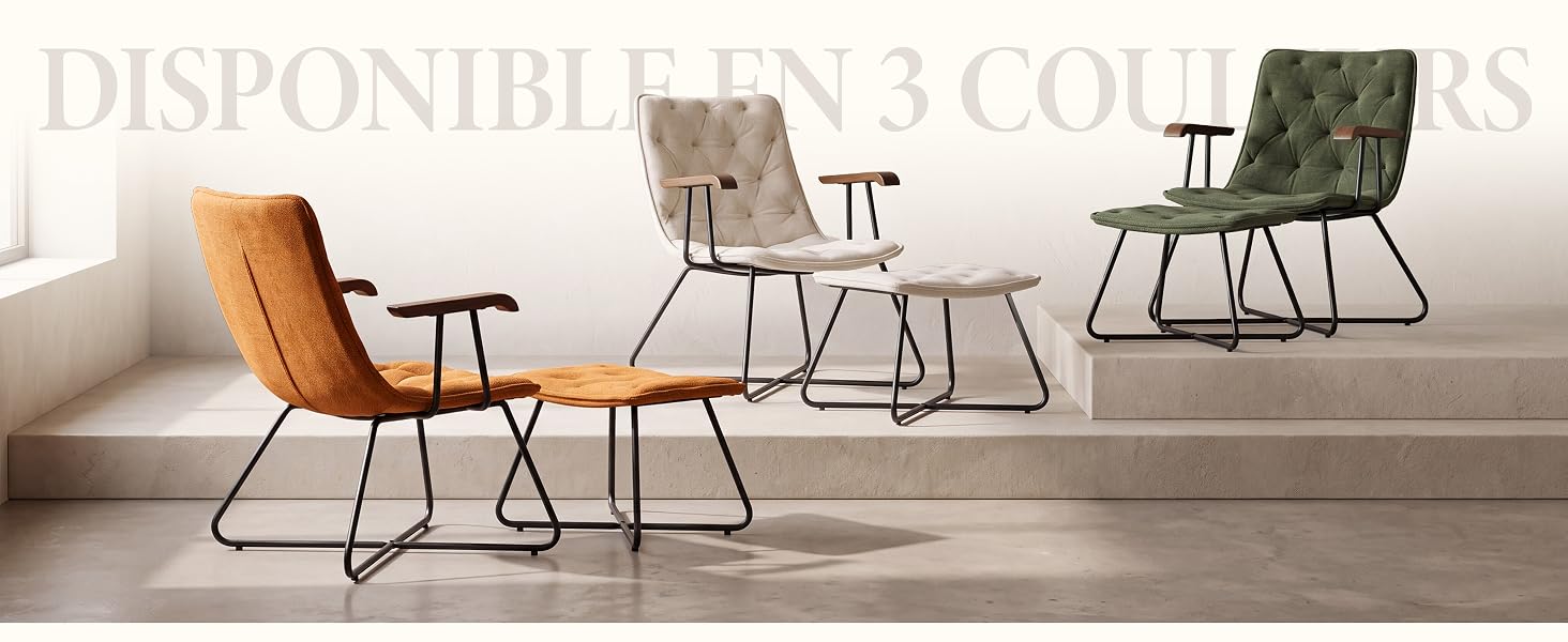 Le texte indique « DISPONIBILI EN 3 COULEURS ». Trois chaises modernes avec des cadres en métal de différentes couleurs de revêtement - beige, gris clair et vert olive - affichées sur fond blanc.