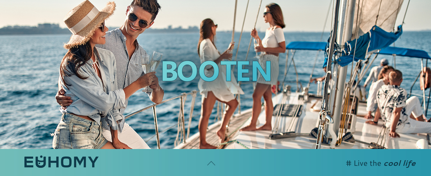 ein Mann und eine Frau auf einer Yacht
