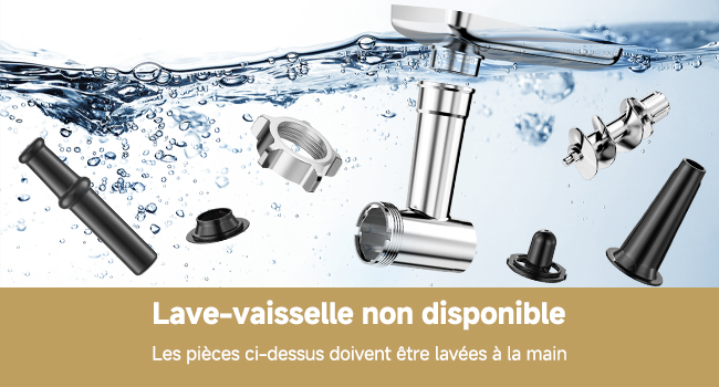 Pièces d'ustensiles de cuisine en acier inoxydable immergées dans de l'eau avec des bulles. Les différents composants comprennent des pièces cylindriques, de petits accessoires et un élément long et fin.