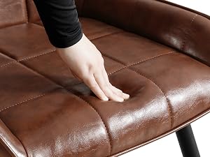 the leather sofa is a great way to change the look of a room.