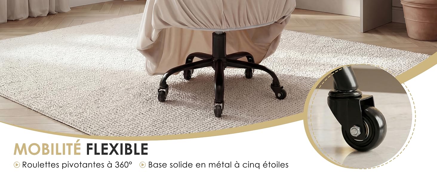 Le texte se lit comme suit : « MOBILITÉ FLEXIBLE Roulettes pivotantes à 360° Base solide en métal à cinq étoiles ». Base de chaise de bureau avec roulettes noires sur tapis beige, l'encart détaillé montre un mécanisme à roulettes pivotant.