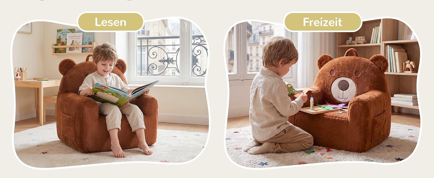Der Text lautet „Zuhören“ und „Partner“. Zwei Fotos zeigen Figuren aus braunem Plüsch mit Kindern in Innenräumen, die interaktives Spielen demonstrieren.