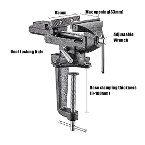 Diagrama técnico de una mordaza de mesa con especificaciones de grosor de sujeción de 0-100 mm de ancho, apertura máxima de 63 mm, llave ajustable y base de 0-100