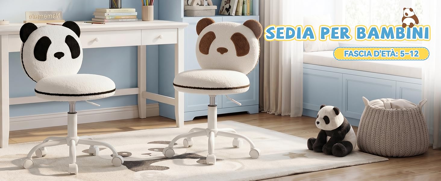 Il testo recita «SEDIA PER BAMBINI» e «FATTO DA 3 IN 1". Due sedie per bambini a forma di panda con design in peluche bianco e nero su basi bianche con ruote e interni blu chiaro.