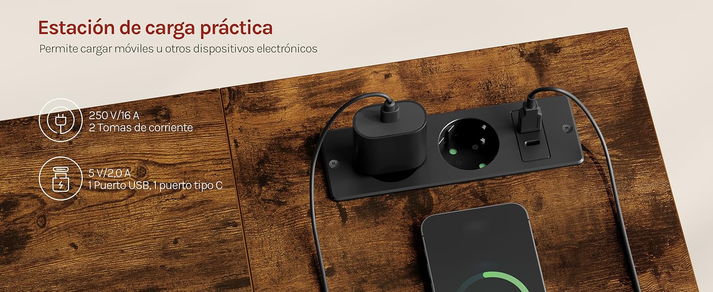 El texto dice «Estación de carga práctica». Regleta negra con múltiples tomas de corriente sobre una superficie de madera, que muestra el dispositivo conectado con un indicador de carga.