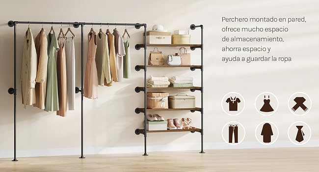 Sistema de percheros de estilo industrial con tubos y estantes metálicos, que exhibe prendas colgadas y prendas dobladas con pequeños iconos de productos.