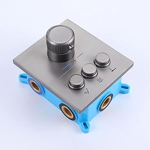 Plusieurs vues d'un appareil métallique argenté avec boutons de réglage noirs et composants en plastique bleu vif. Montre différents angles de ce qui semble être un mécanisme de montage ou de réglage.
