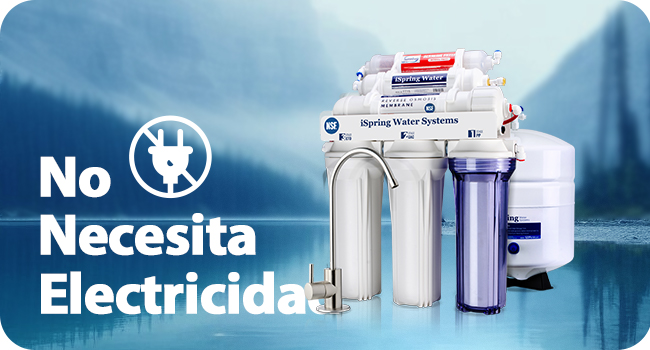 Sistema de filtración de agua de cinco etapas con unidades de carcasa blancas y cartucho de filtro azul, con el texto superpuesto «No necesita electricidad» que indica que
