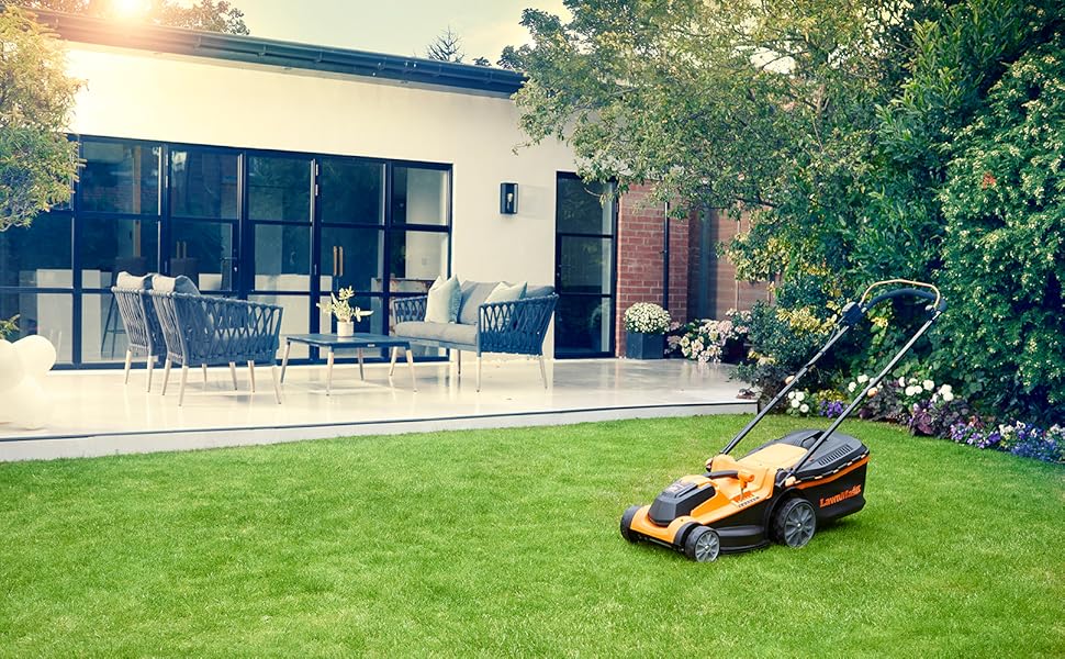 Tondeuse LawnMaster CLMF2437G