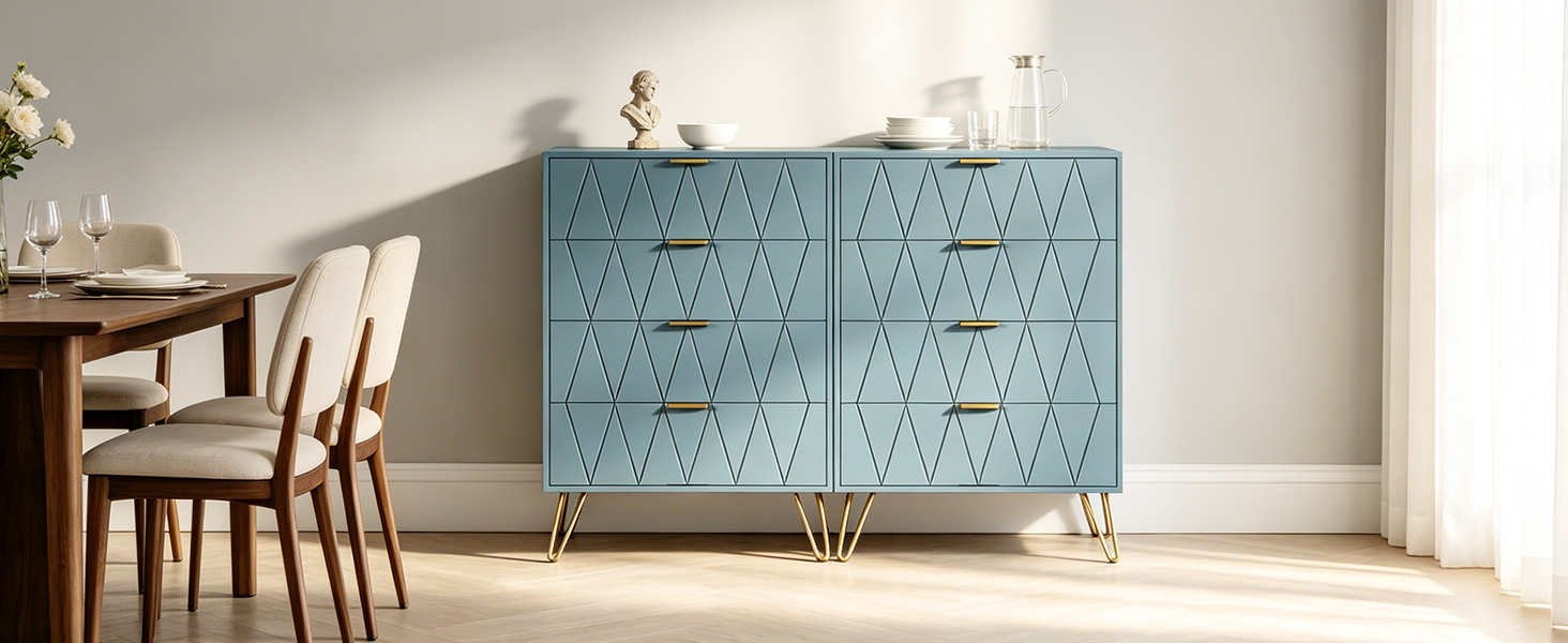 Armoire de rangement en bois bleu clair avec motif triangulaire géométrique et pieds en bois fuselés, placée dans un décor intérieur minimaliste.