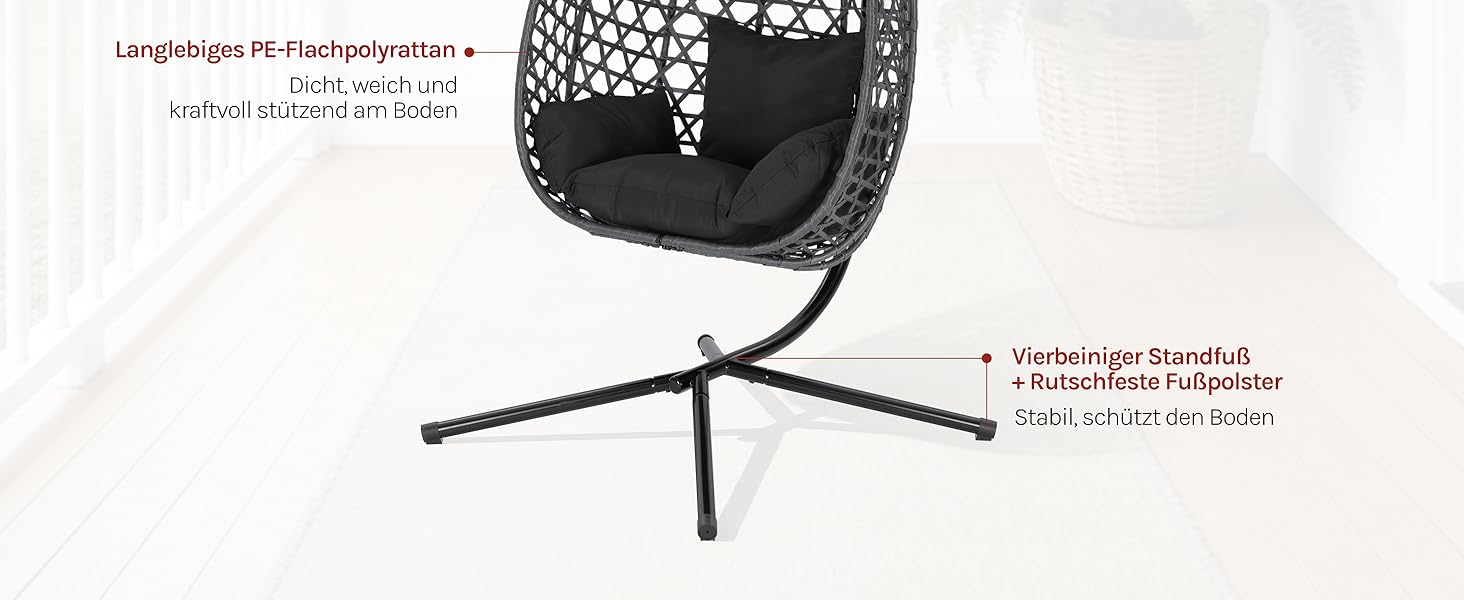 Bodenventilator in Schwarz und Silber mit mehreren Geschwindigkeitsstufen. Studio-Produktfoto, das ein elegantes, modernes Design mit sichtbarem Bedienfeld zeigt.