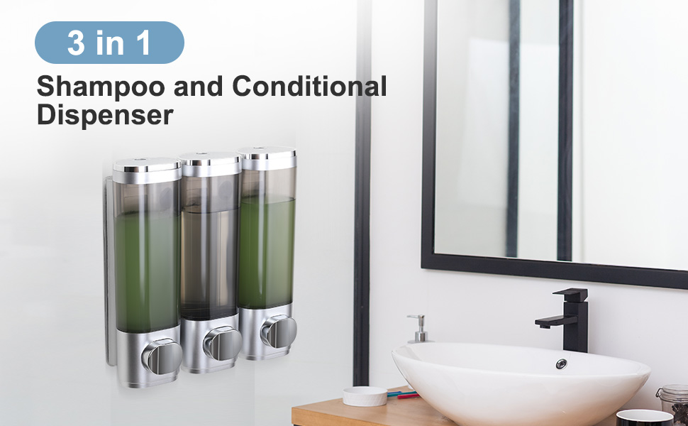 Dispensador de champú y acondicionador 3 en 1 de pared con tres compartimentos transparentes que contienen líquido verde, montado en un baño con acabado cromado.