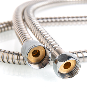 Conector de salida en ángulo de latón