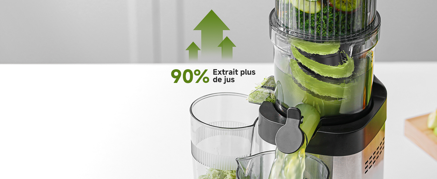 Presse-agrumes extrayant du jus de fruits ou de légumes verts dans un verre. L'appareil est doté d'un contenant transparent et d'une base noire. Le texte indique 90 % d'extraction de jus en plus.