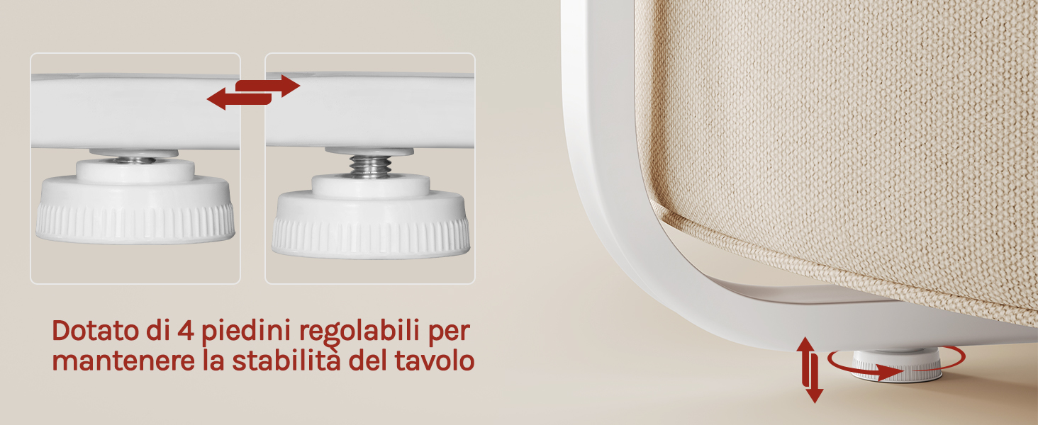 Il testo recita 'Dettato di 4 piedini regolabili per mantenere la stabilità del tavolo' (Dettaglio di 4 piedini regolabili per mantenere la stabilità del tavolo). Primo piano che mostra i piedini del tavolo regolabili bianchi con indicatori di regolazione rossi e dettagli in tessuto beige.