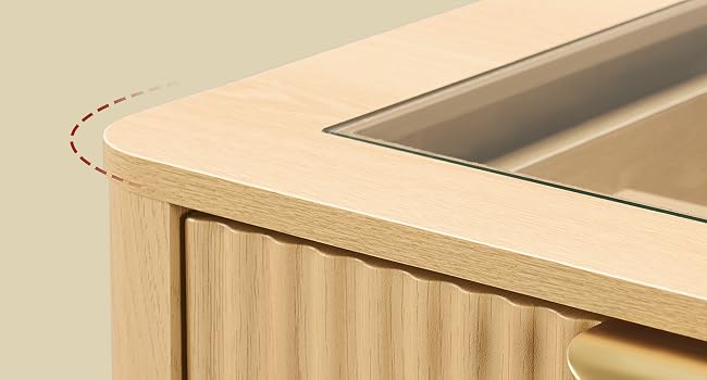 Detalle de esquina de muebles de madera clara que muestra un borde redondeado con sutiles marcas de puntos rojos en la superficie de acabado natural.