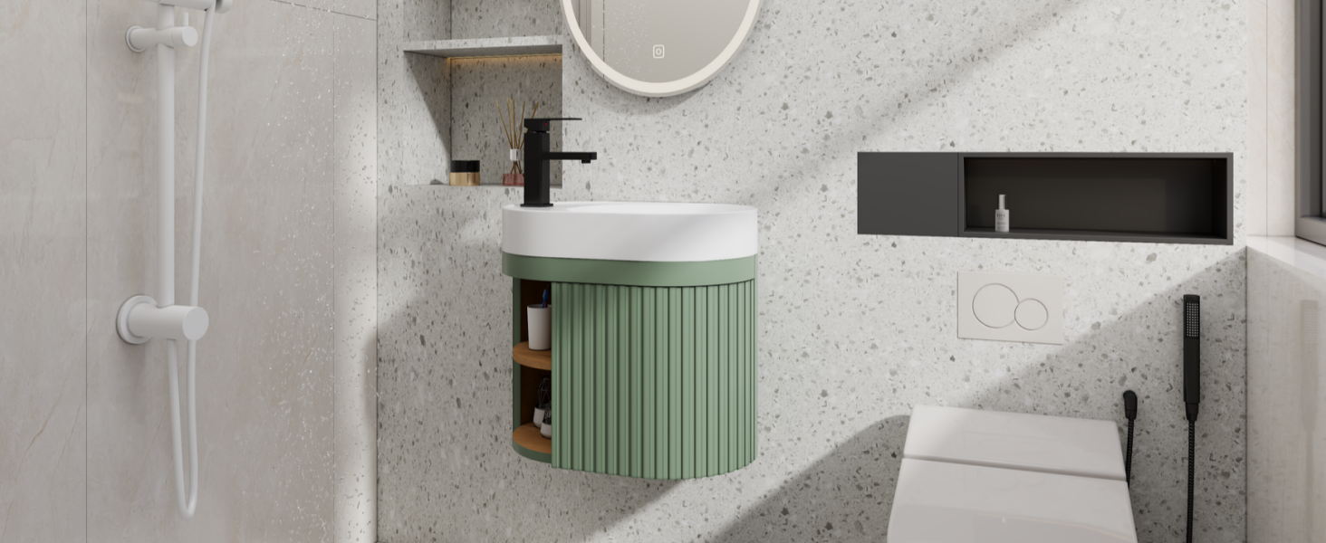 Interno del bagno moderno caratterizzato da lavabo a colonna con rubinetto cromato, pattumiera cilindrica a coste verdi, pareti piastrellate bianche ed estetica minimalista dal design contemporaneo.