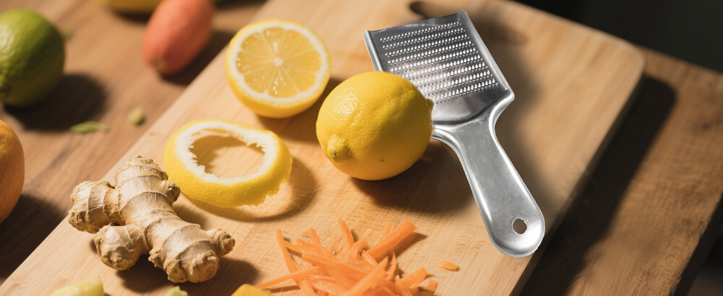 la noix de muscade, le gingembre, le citron, le citron vert, l'orange, la cannelle, l'ail,