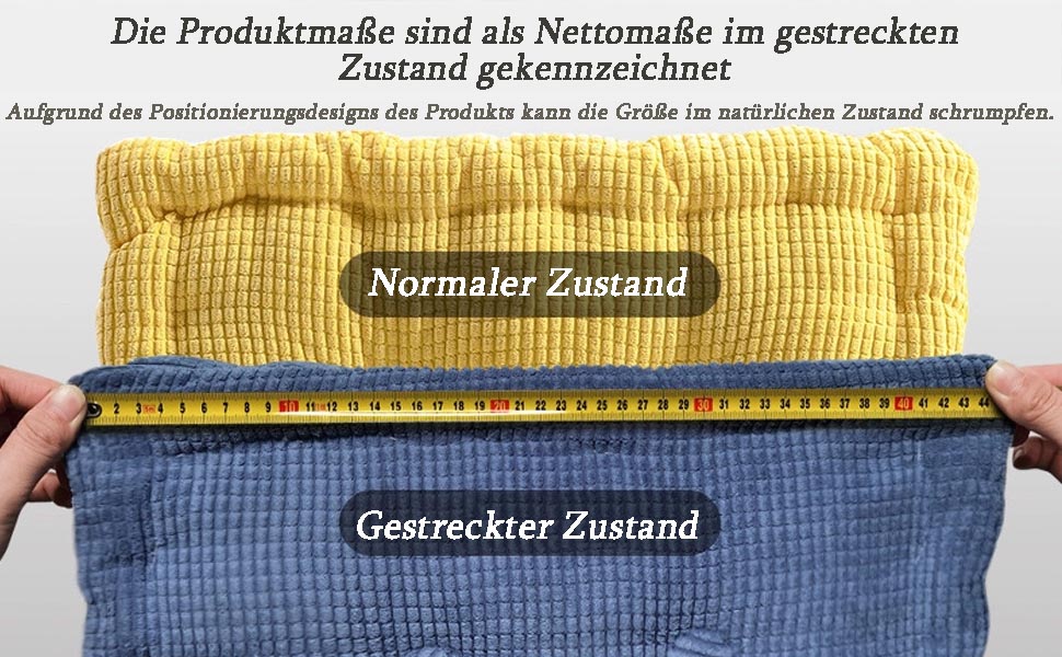 Démonstration d'étirement des tissus. Tissu jaune en « état normal » en haut, tissu bleu en « état étiré » en dessous. Le ruban à mesurer montre une différence de taille.