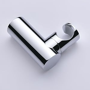 Série de luminaires ou de pièces de quincaillerie chromés ou métalliques sur fond gris clair, présentant différents angles de ce qui semble être le même composant.