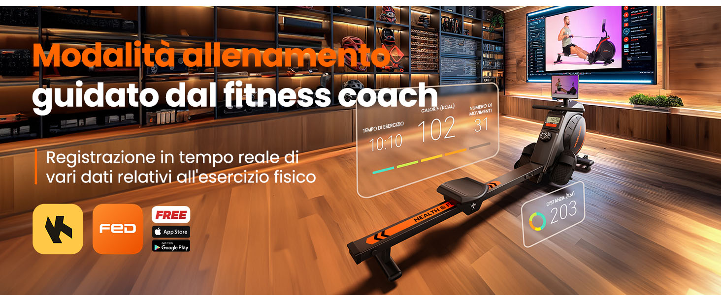 Il testo recita «guidato dal fitness coach». Grande sala fitness o danza al coperto con pavimenti in legno e pareti a specchio, illuminata da luci ambientali.