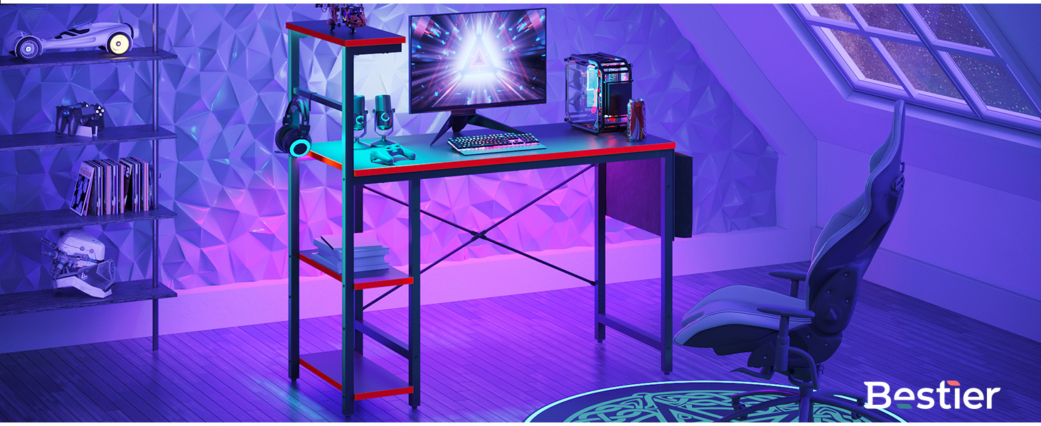 Bureau de jeu avec étagères