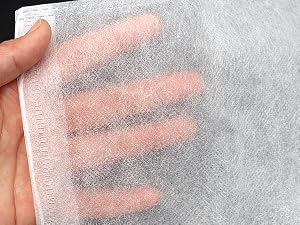 Appuyer à la main contre un tissu ou un papier semi-transparent, laissant apparaître la silhouette à travers la surface