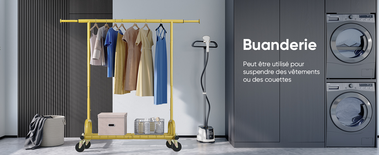 Le texte indique « Buanderie ». Buanderie moderne avec porte-vêtements, vêtements suspendus et commandes de machine à laver grises de style industriel.