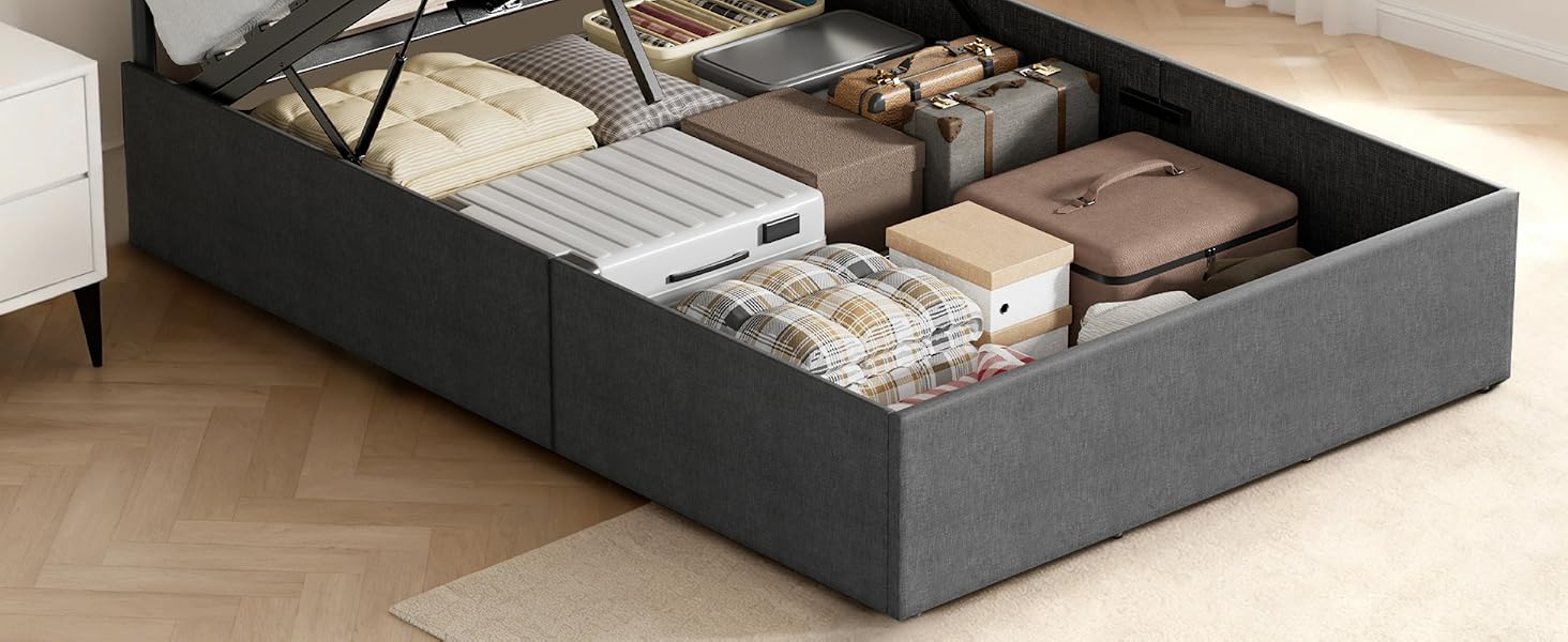 Série de photos montrant un matelas ou un cadre de lit avec revêtement gris foncé en cours d'assemblage ou de présentation sous différents angles.
