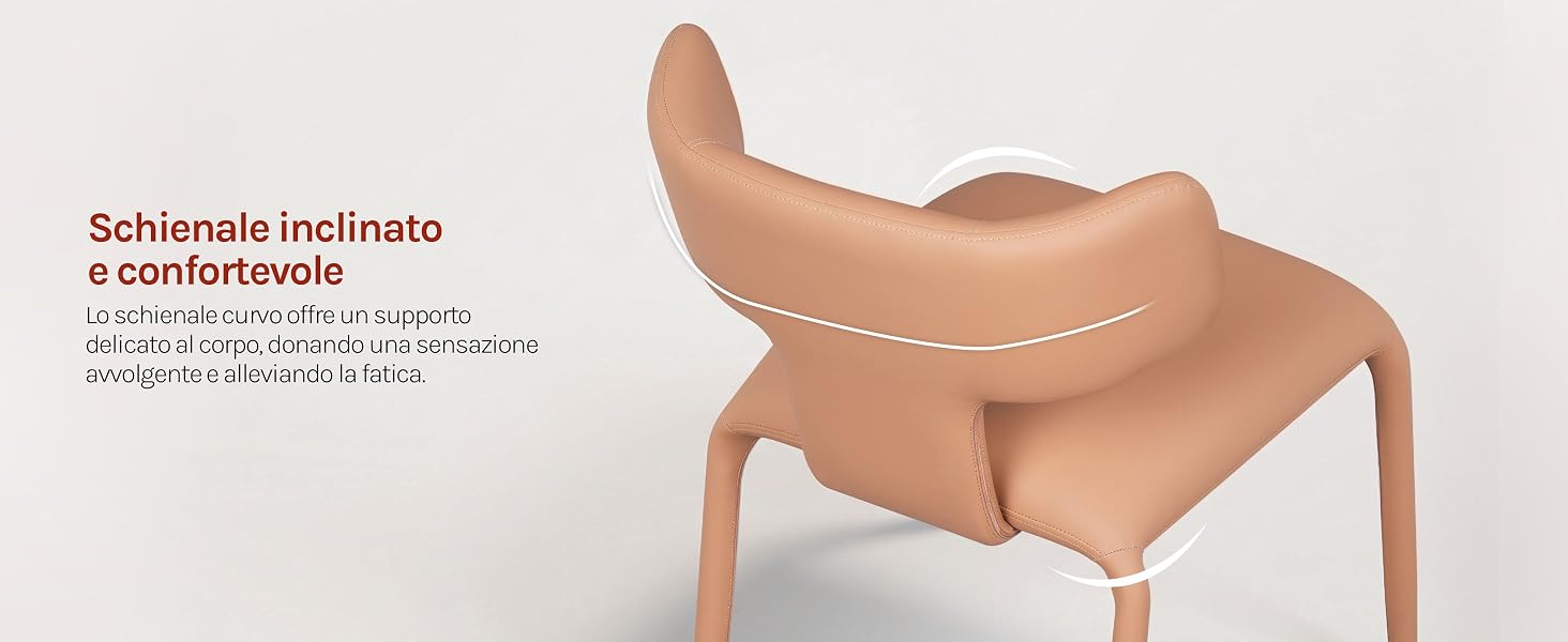 Il testo recita «Schienale inclinato e confortevole». Sedia dal design beige con schienale ergonomico su sfondo neutro.