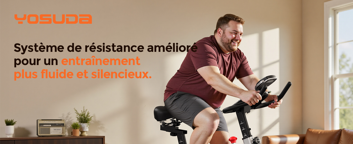 Le texte indique « Système de résistance améliorée » et « vosude ». Installation moderne de cyclisme en salle dans un environnement domestique avec des équipements d'exercice et des interfaces technologiques.