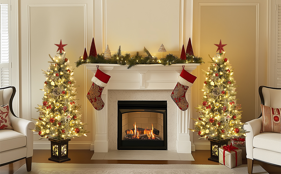 Sapin de Noël artificiel avec guirlandes lumineuses