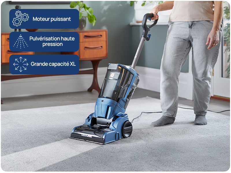 Série d'images montrant une machine de nettoyage de tapis en action, montrant différentes positions et fonctions de nettoyage sur un sol recouvert de moquette.